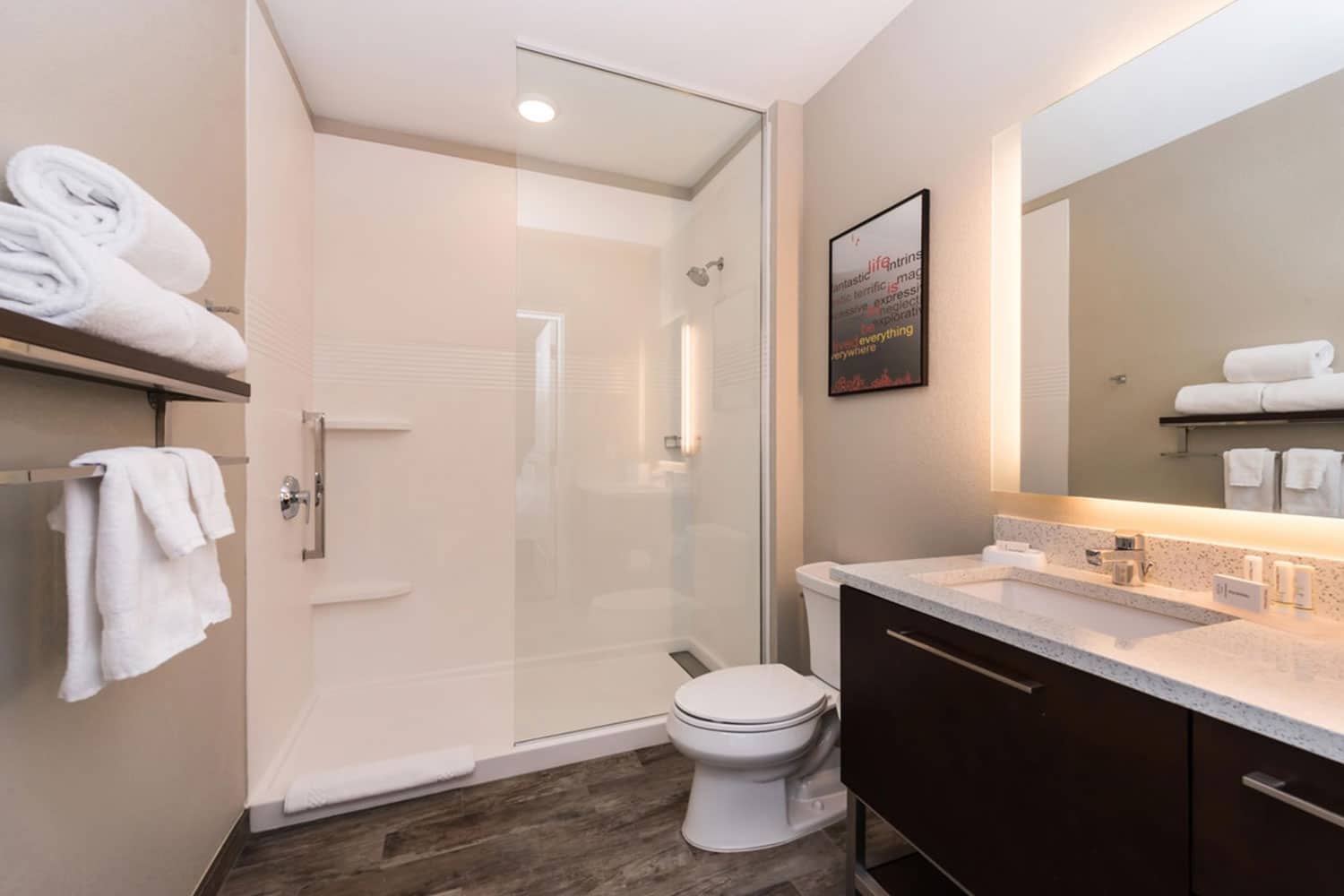 plantation-townplace-suite-bathroom